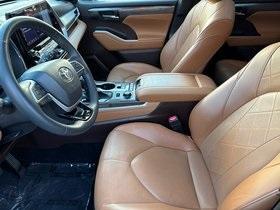2022 toyota highlander platinum