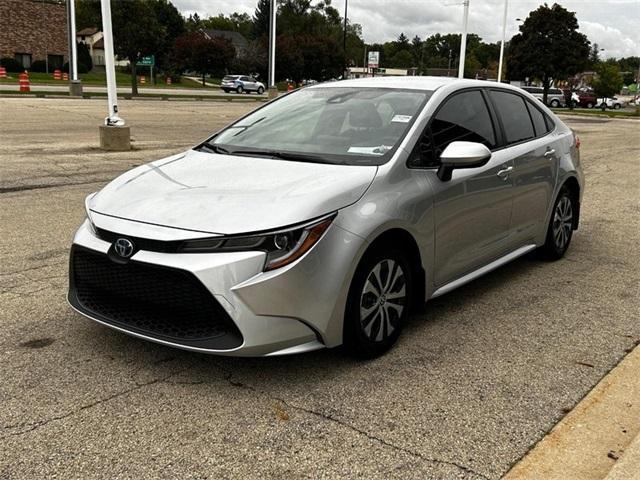 2022 toyota corolla hybrid le