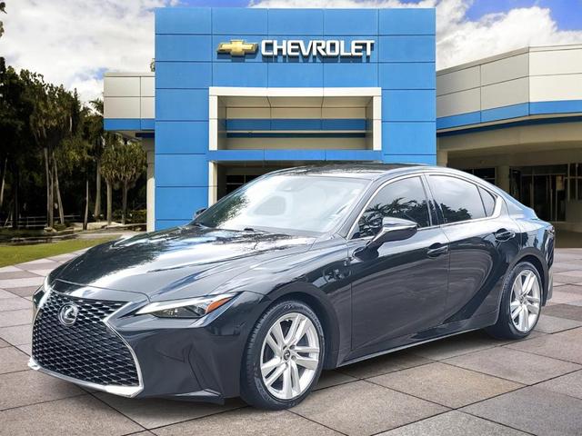 2022 lexus is 300 base
