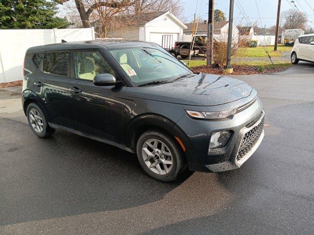 2022 kia soul lx
