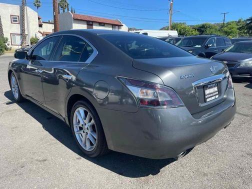 2014 nissan maxima