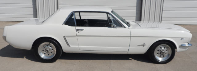 302 v8 with tremec five speed transmission and pony interior. new tires
