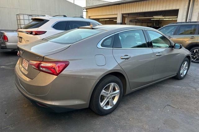 2022 chevrolet malibu fwd lt