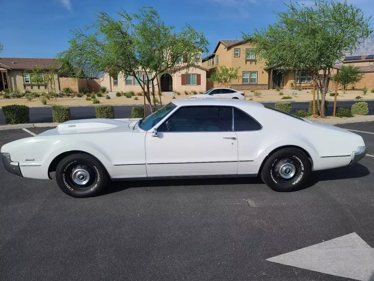 1966 oldsmobile toronado coupe white base