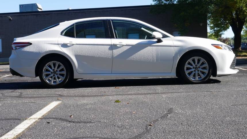 2019 toyota camry l