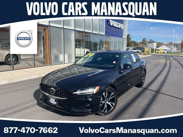 2024 volvo s60 b5 plus dark theme
