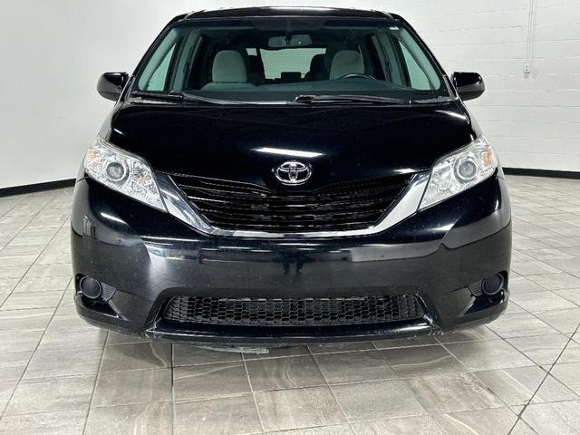 2017 toyota sienna le