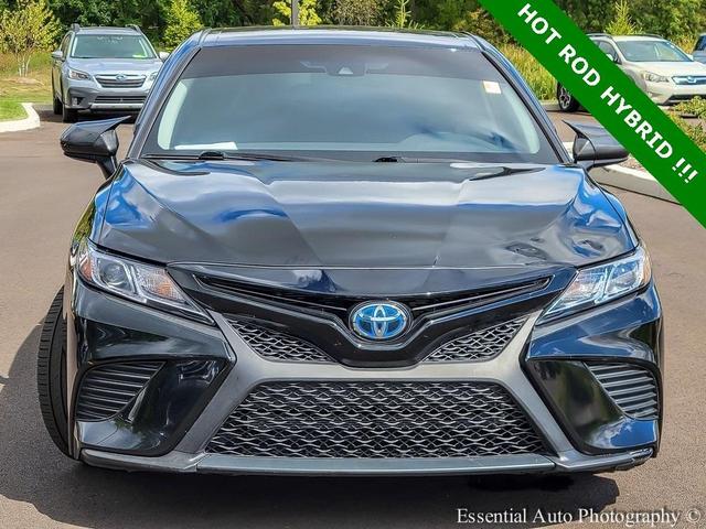 2020 toyota camry hybrid se