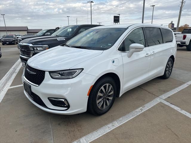 2022 chrysler pacifica hybrid touring l