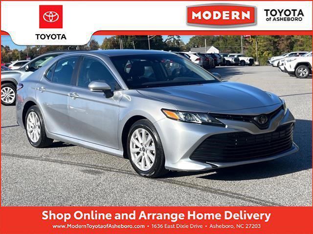 2020 toyota camry le