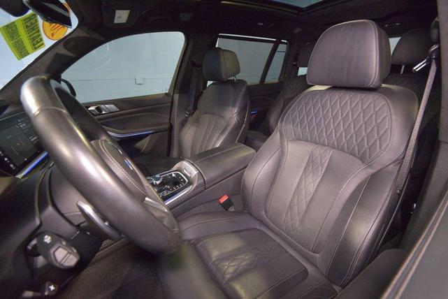 2022 bmw x7 m50i