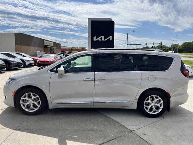 2020 chrysler pacifica touring-l plus