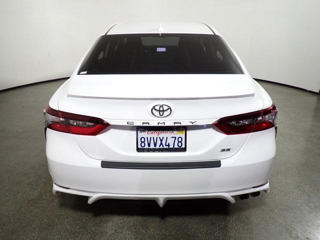 2021 toyota camry se