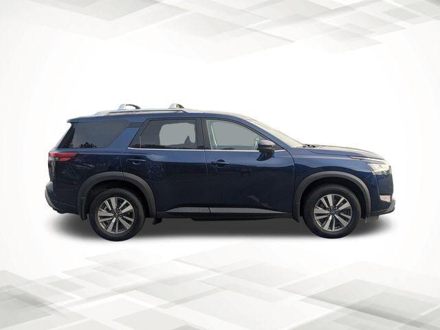 2022 nissan pathfinder sl