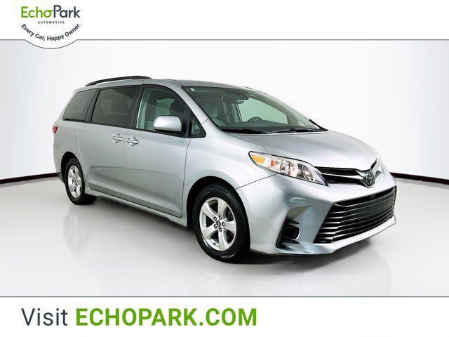 2019 toyota sienna le