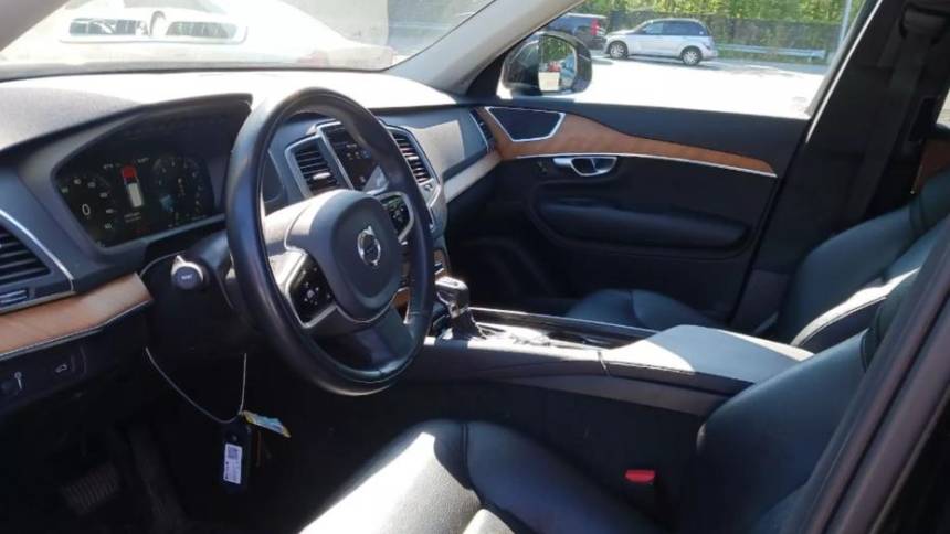 2021 volvo xc90 t6 momentum 6-passenger