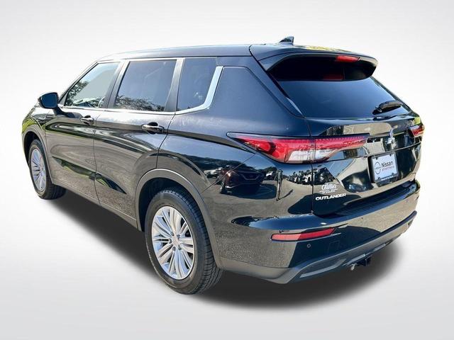 2022 mitsubishi outlander es
