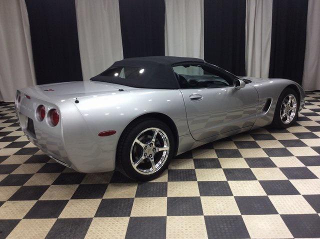 2004 chevrolet corvette base