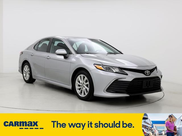 2021 toyota camry le
