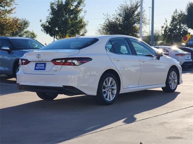 2024 toyota camry le