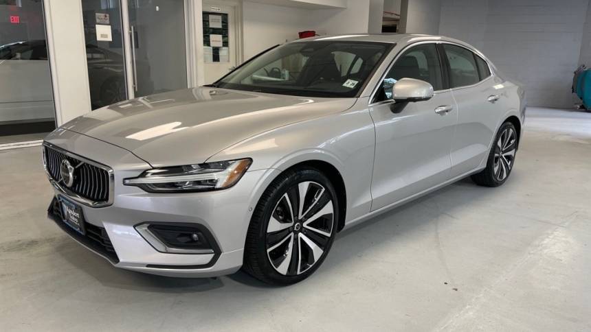 2023 volvo s60 b5 ultimate bright theme