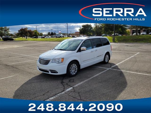 2014 chrysler town & country limited