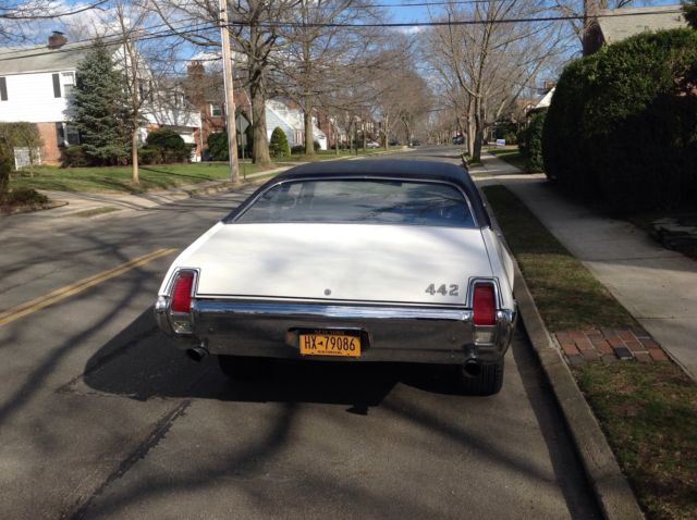 1969 442 oldsmobile (numbers matching) 400 motor