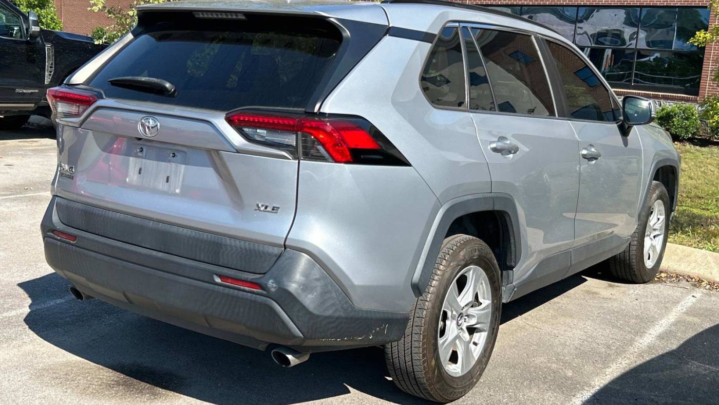 2019 toyota rav4 xle