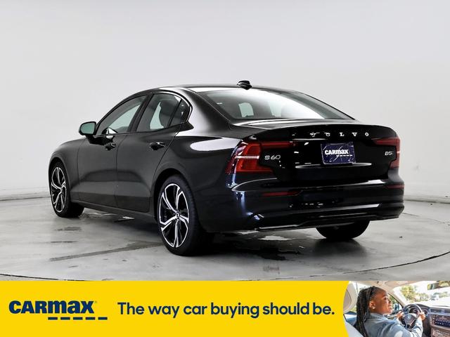 2024 volvo s60 b5 plus dark theme
