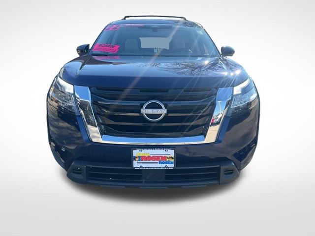 2022 nissan pathfinder sv