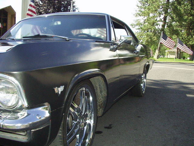 1966 chevrolet impala 2dr hardtop on 20s
