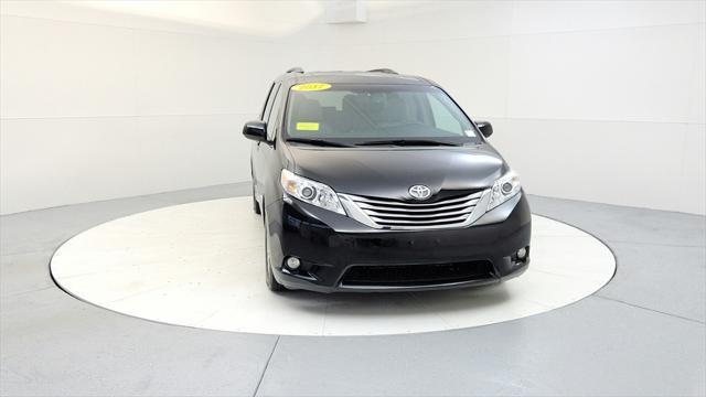 2017 toyota sienna t mulliner