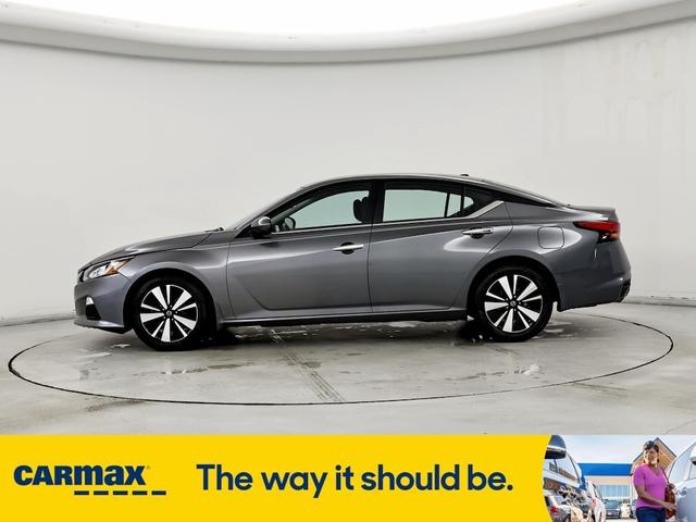 2022 nissan altima sv