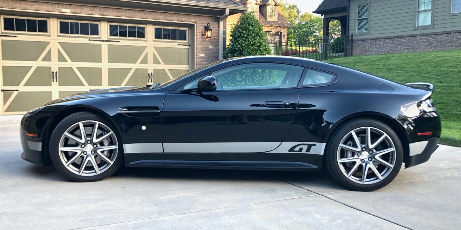 2015 aston martin vantage