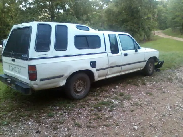 1991 toyota pickup - deluxe ext. cab sb w/camper