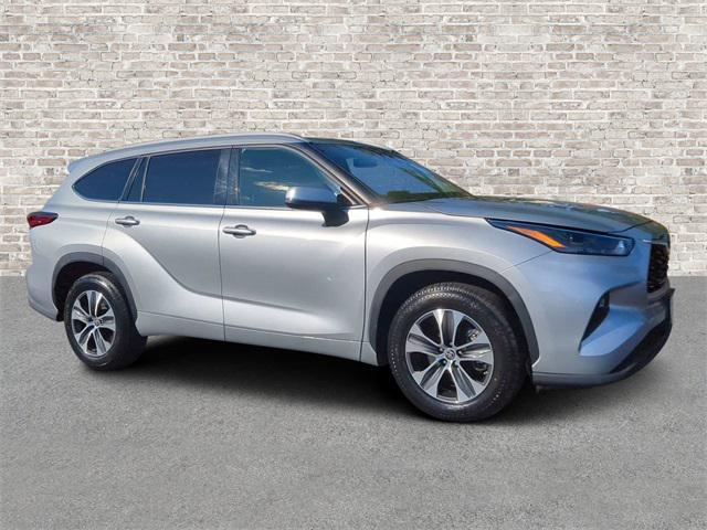2022 toyota highlander xle