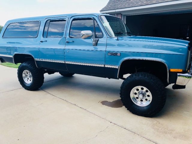 1985 gmc suburban lifted