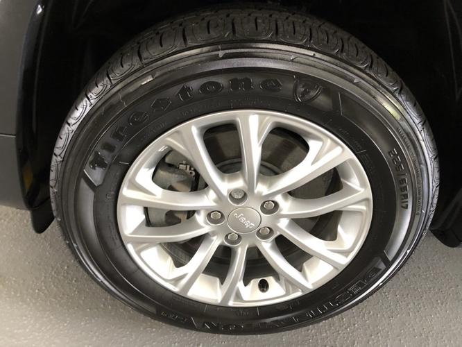 used 2019 jeep cherokee 4wd latitude louisville, ky 40232 for sale in louisville, kentucky
