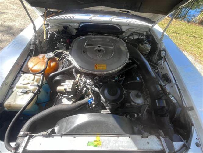 1988 mercedes-benz 560sl in cadillac, michigan