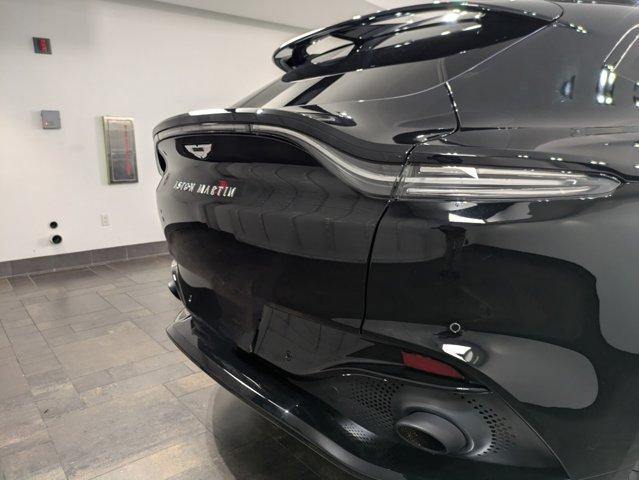 2021 aston martin dbx base