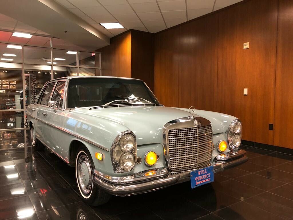 1972 mercedes-benz 280 se sedan blue 4wd automatic