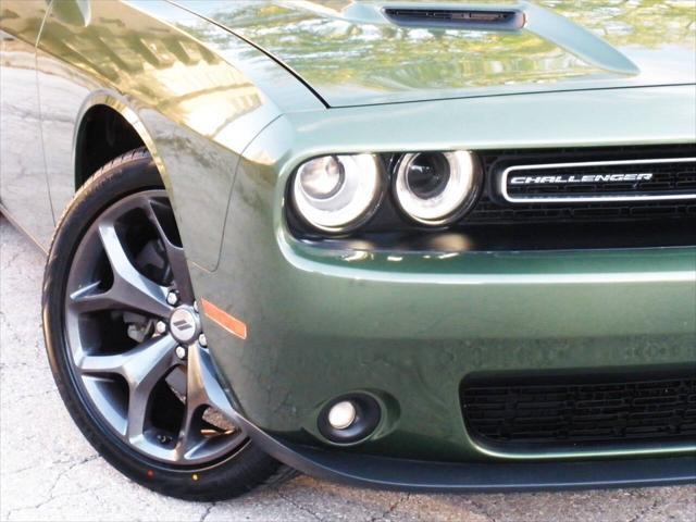 2018 dodge challenger sxt