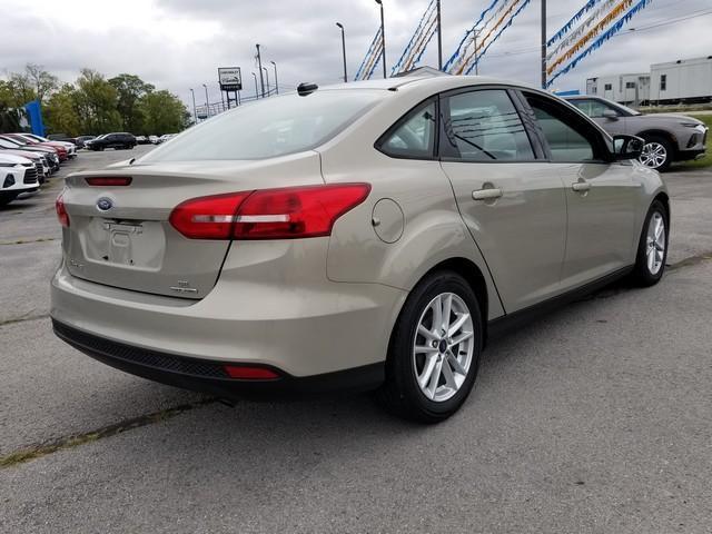 2016 ford focus se