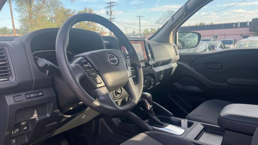 2022 nissan frontier s