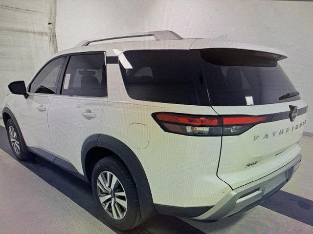 2023 nissan pathfinder sl