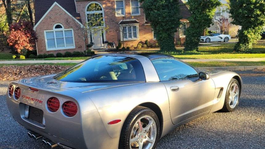 2000 chevrolet corvette base