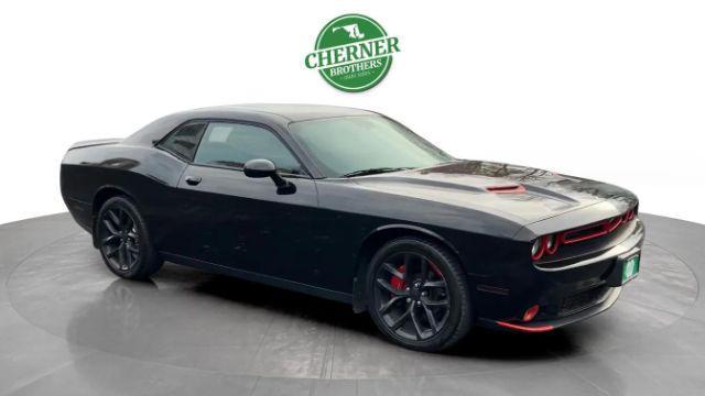 2020 dodge challenger sxt