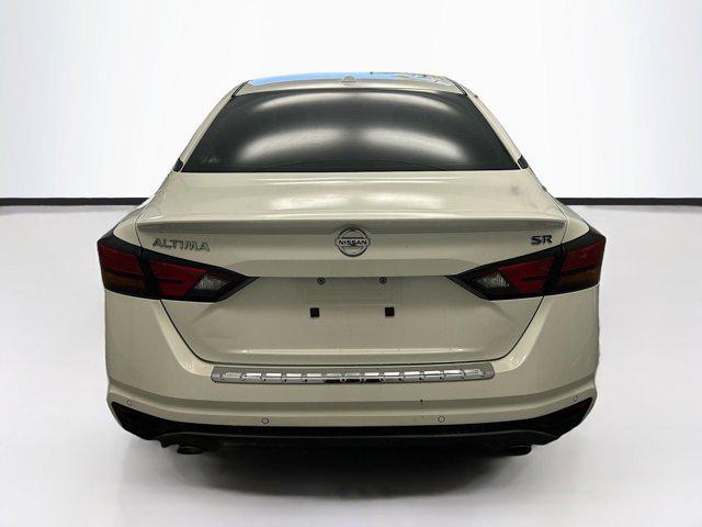 2022 nissan altima sr fwd