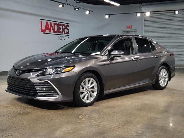 2023 toyota camry le