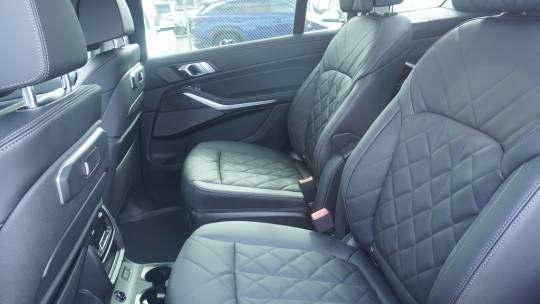 2025 BMW X7